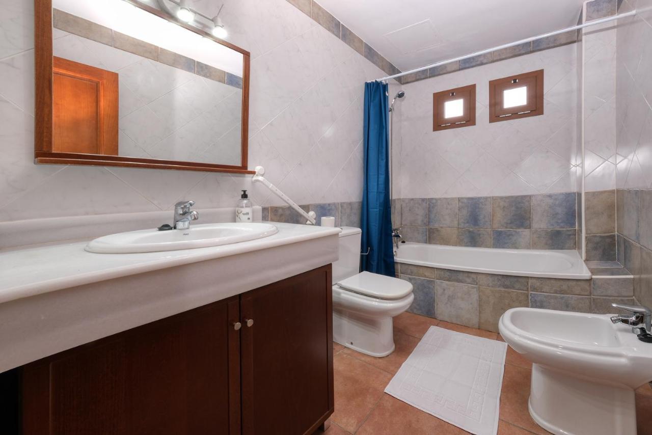 Вилла Casa Elin-Shared Pool, Fast Wifi Коста-Тегисе Экстерьер фото